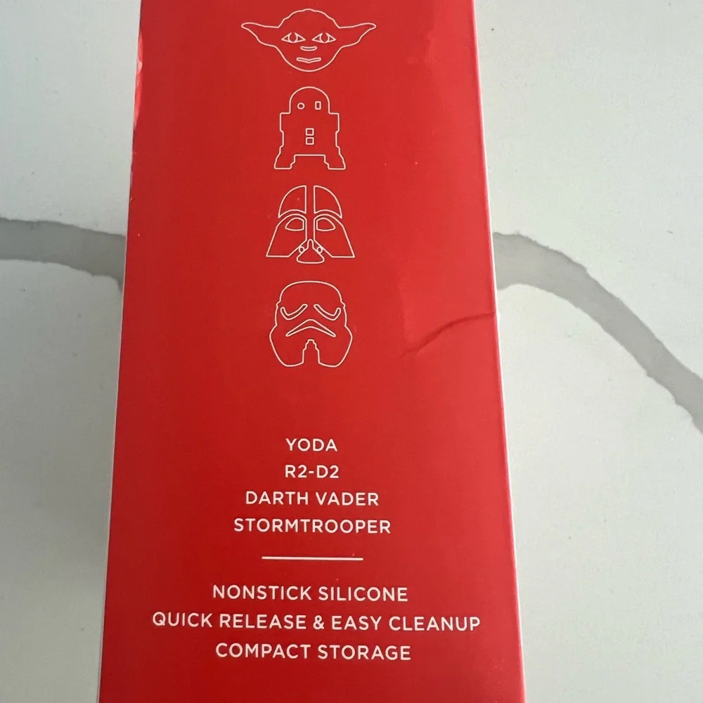 Williams Sonoma Star Wars Pancake Molds